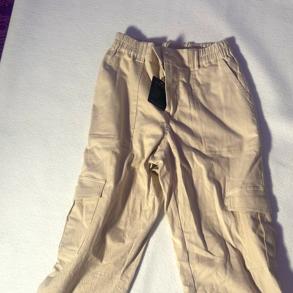 Lepunuo Size Small Kaki Pants Cream White